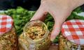 Приготовление витаминной домашней приправы: вкус и польза в одном флаконе