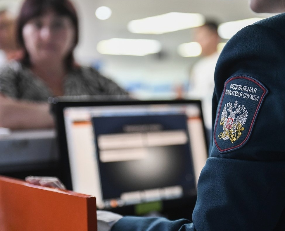 Как фото из отпуска может стать причиной налоговой проверки: ФНС запускает новый контроль