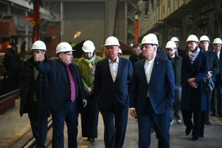 Артур Парфенчиков: Представил возможности Онежского судостроительно-судоремонтного завода Председателю Совета директоров Объединенной судостроительной корпорации, президенту – председателю правления Банка ВТБ Андрею Костину