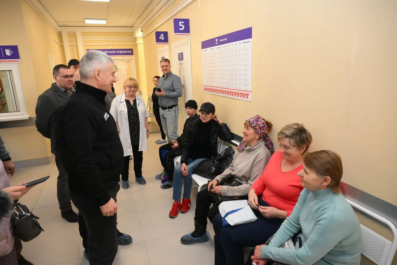 Артур Парфенчиков: В селе Деревянное сегодня первый день работы новой врачебной амбулатории Артур Парфенчиков: В селе Деревянное сегодня первый день работы новой врачебной амбулатории