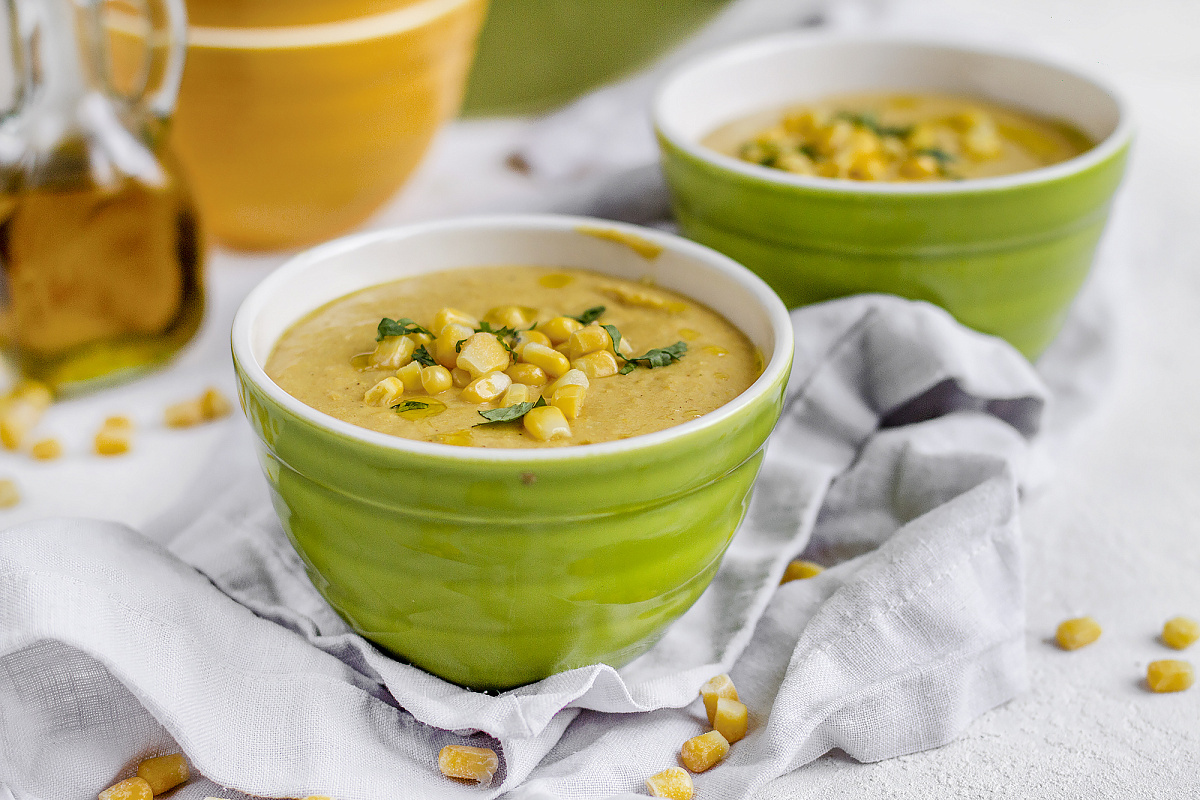 Нежный кукурузный крем-суп: сочетание простоты и изысканности на вашем столе