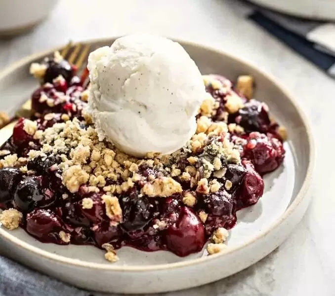 Хрустящий вишневый пирог, который станет вашим любимцем этим летом