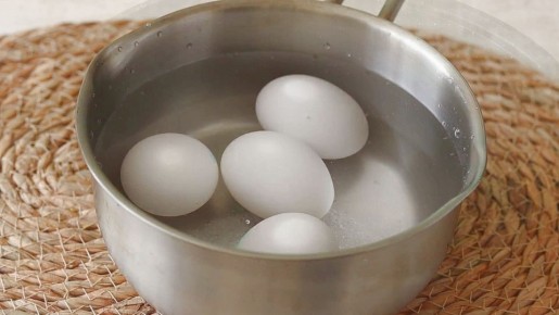 Три креативных способа покраски пасхальных яиц для яркого праздника