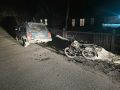 Пьяный подросток на мопеде врезался в припаркованный у дома автомобиль в Лоухском районе