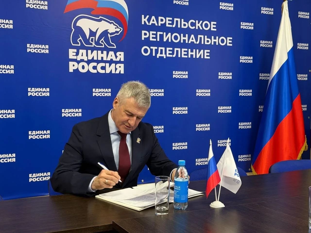 Артур Парфенчиков: Зарегистрированы первые кандидаты на предварительное голосование «Единой России»