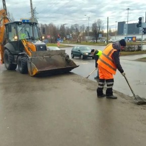 Колыхматова: Подрядчик Кондопожское ДРСУ убирает песок, пыль и смёт с проезжих частей и тротуаров