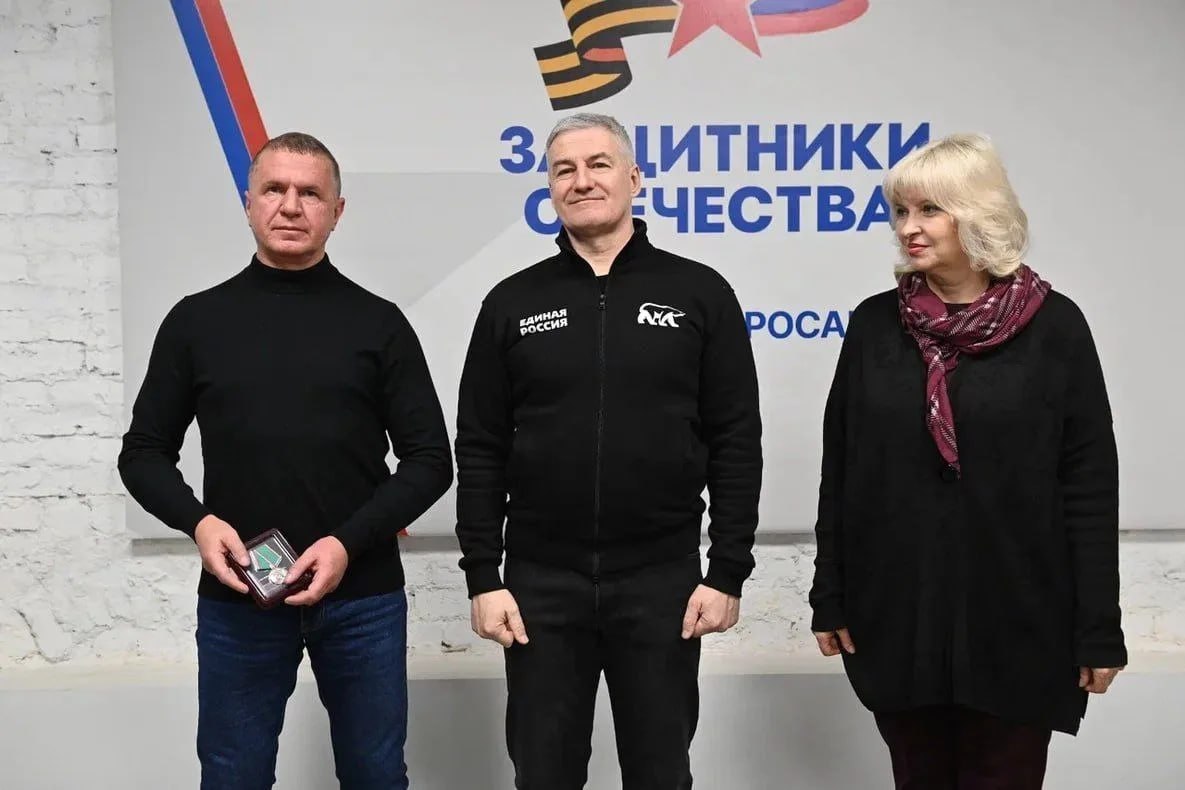 Артур Парфенчиков: Друзья, три года назад по поручению Президента Владимира Путина был создан фонд «Защитники Отечества» Артур Парфенчиков: Друзья, три года назад по поручению Президента Владимира Путина был создан фонд «Защитники Отечества»