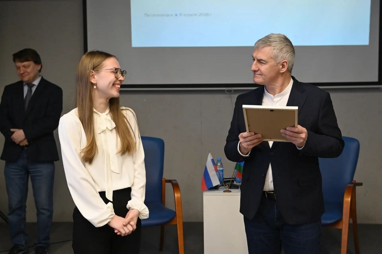 Артур Парфенчиков: Сегодня встретился с победителями Конкурса грантов для молодых ученых ПетрГУ Артур Парфенчиков: Сегодня встретился с победителями Конкурса грантов для молодых ученых ПетрГУ