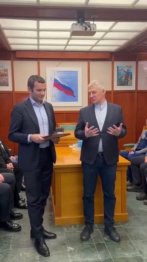 Артур Парфенчиков: Вручил коллективу «Кондопожского ЦБК» Орден «Сампо» – высшую награду Республики Карелия