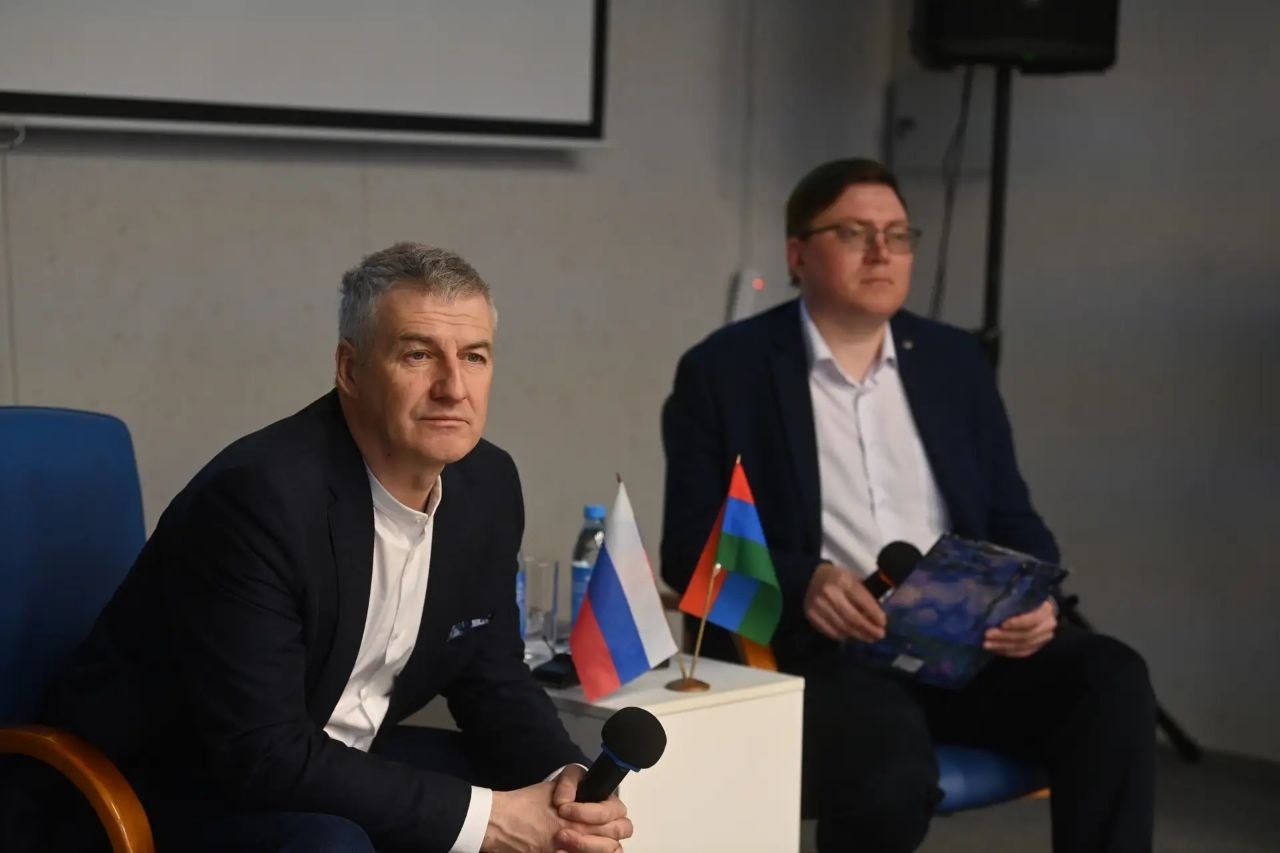 Артур Парфенчиков: Сегодня встретился с победителями Конкурса грантов для молодых ученых ПетрГУ Артур Парфенчиков: Сегодня встретился с победителями Конкурса грантов для молодых ученых ПетрГУ