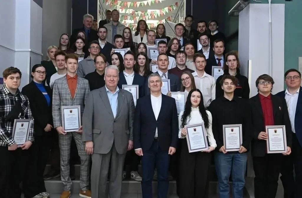 Артур Парфенчиков: Сегодня встретился с победителями Конкурса грантов для молодых ученых ПетрГУ