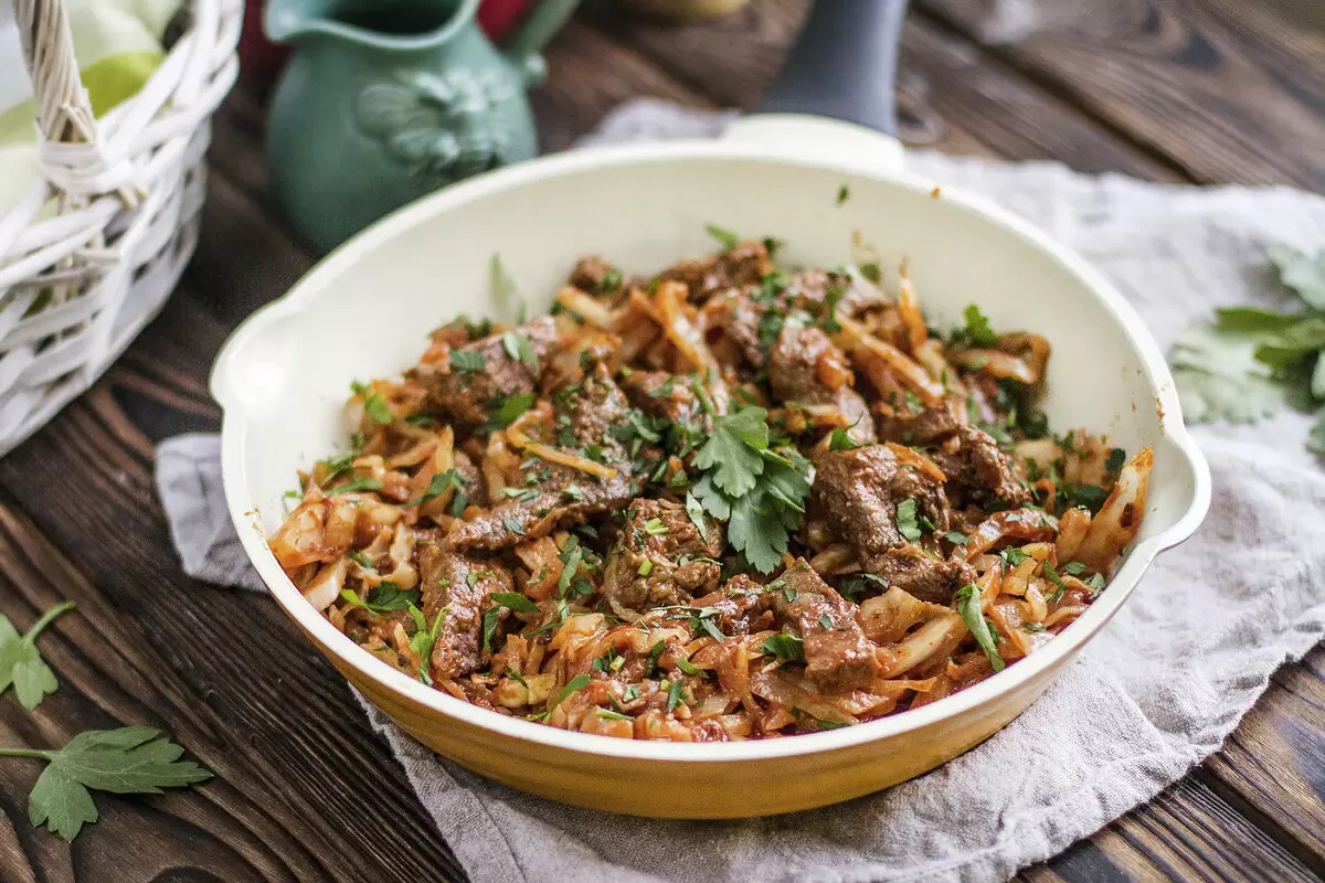 Как приготовить говядину по-солдатски с тушеной капустой: секреты и рекомендации