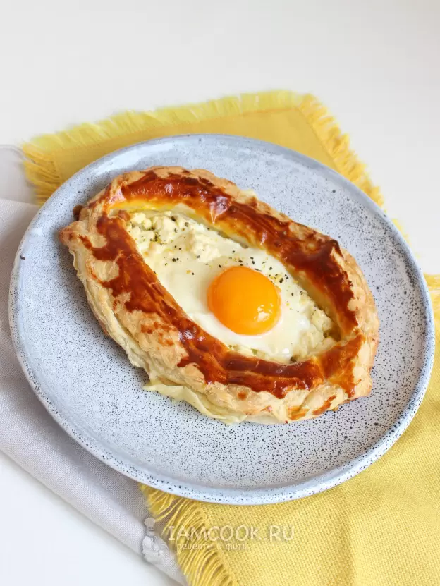 Покорите кухню с хачапури по-аджарски на микроволновке