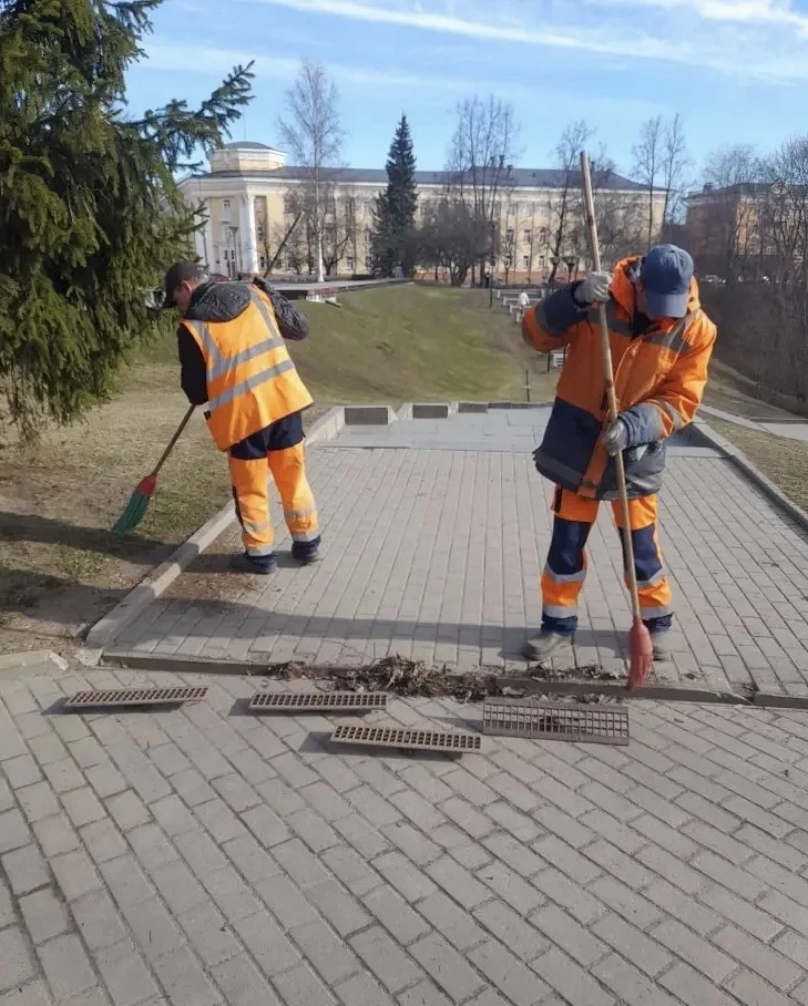 Колыхматова: Подрядчик продолжает уборку и вывоз смета с городских дорог и тротуаров Колыхматова: Подрядчик продолжает уборку и вывоз смета с городских дорог и тротуаров