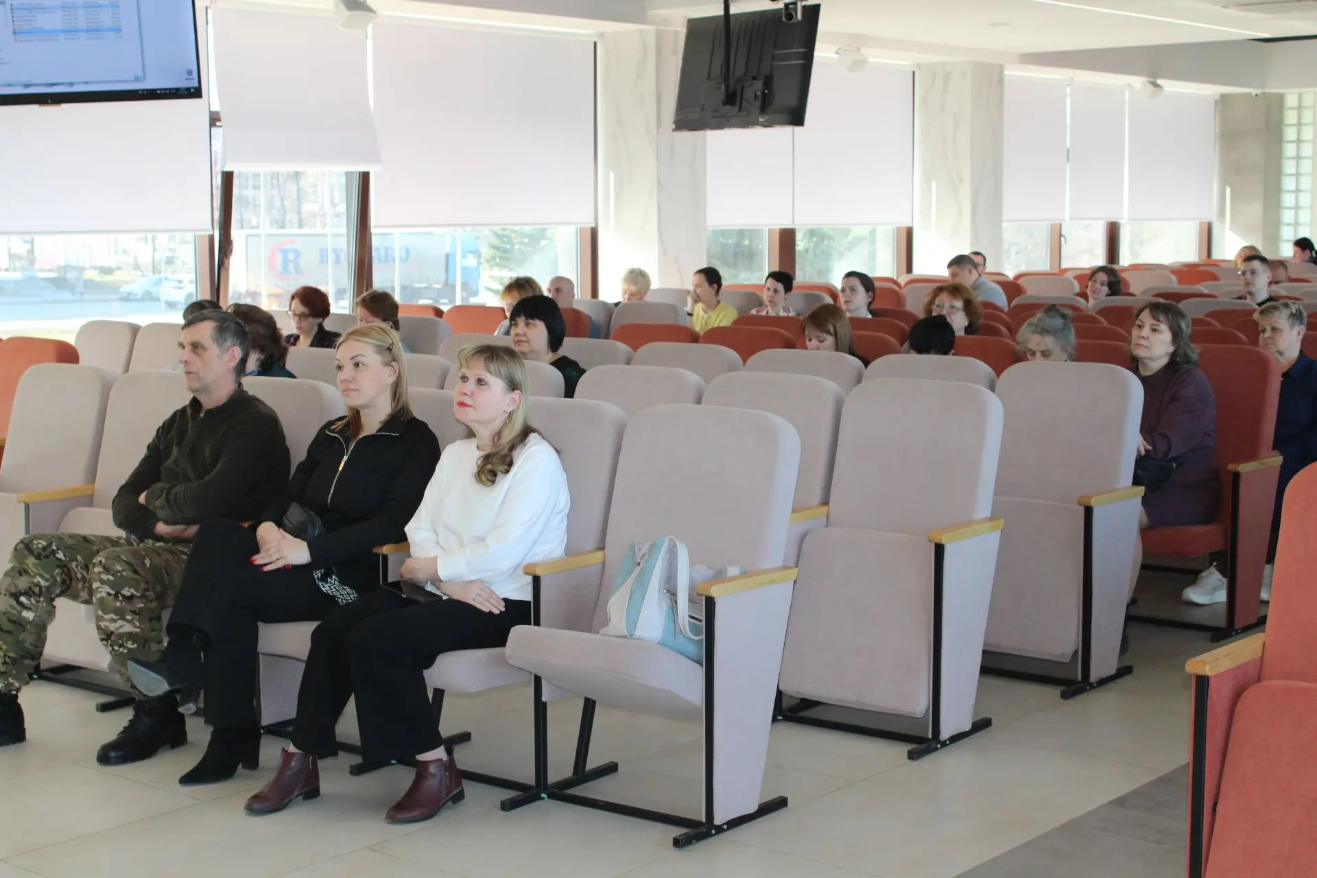 Колыхматова: Сегодня в Администрации прошел первый обучающий семинар, посвященный обновлению и созданию школьных музеев Колыхматова: Сегодня в Администрации прошел первый обучающий семинар, посвященный обновлению и созданию школьных музеев