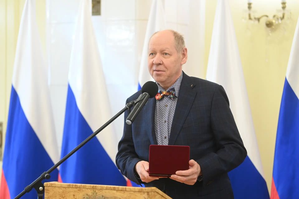 Артур Парфенчиков: Вручил награды выдающимся жителям республики в Национальном музее Карелии