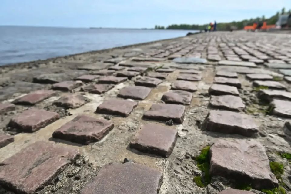 Колыхматова: Вместе с Главой Карелии Артуром Парфенчиковым, гендиректором компании «БИОЭН» Олегом Максимовым и представителями депутатского корпуса обсудили план реконструкции Онежской набережной Колыхматова: Вместе с Главой Карелии Артуром Парфенчиковым, гендиректором компании «БИОЭН» Олегом Максимовым и представителями депутатского корпуса обсудили план реконструкции Онежской набережной