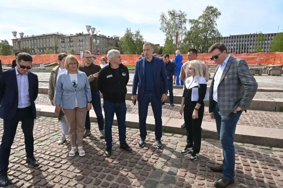 Колыхматова: Вместе с Главой Карелии Артуром Парфенчиковым, гендиректором компании «БИОЭН» Олегом Максимовым и представителями депутатского корпуса обсудили план реконструкции Онежской набережной Колыхматова: Вместе с Главой Карелии Артуром Парфенчиковым, гендиректором компании «БИОЭН» Олегом Максимовым и представителями депутатского корпуса обсудили план реконструкции Онежской набережной