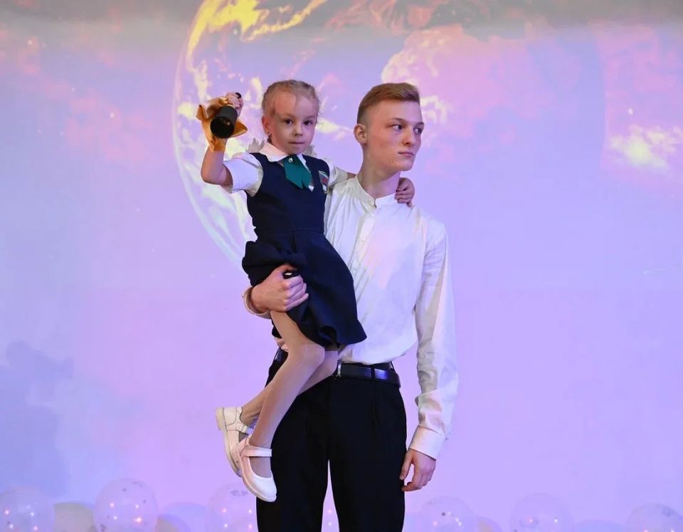 Артур Парфенчиков: Последние звонки звучат в эти дни в школах Карелии Артур Парфенчиков: Последние звонки звучат в эти дни в школах Карелии