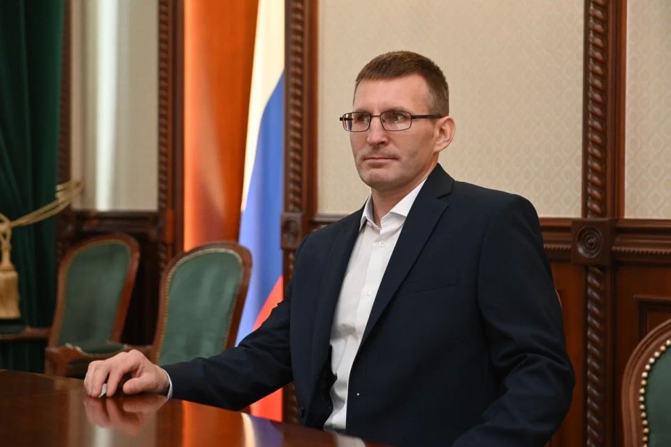 Артур Парфенчиков: С огромным удовольствием пожал руку ветерану СВО, участнику программы «Герои Карелии» Константину Федорову Артур Парфенчиков: С огромным удовольствием пожал руку ветерану СВО, участнику программы «Герои Карелии» Константину Федорову