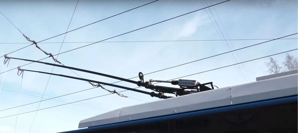 В Петрозаводске из-за повреждения контактной сети изменены схемы движения маршрутов троллейбусов № 3 и № 5. Полное движение этих троллейбусов до конечной станции «ЖК Талоярви» временно закрыто, сообщает ПМУП «Городской...