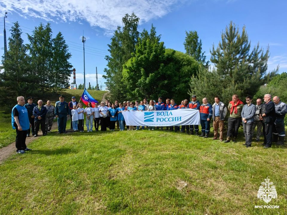 С заботой о природе. МЧС Карелии приняло участие в масштабной акции «Вода России»
