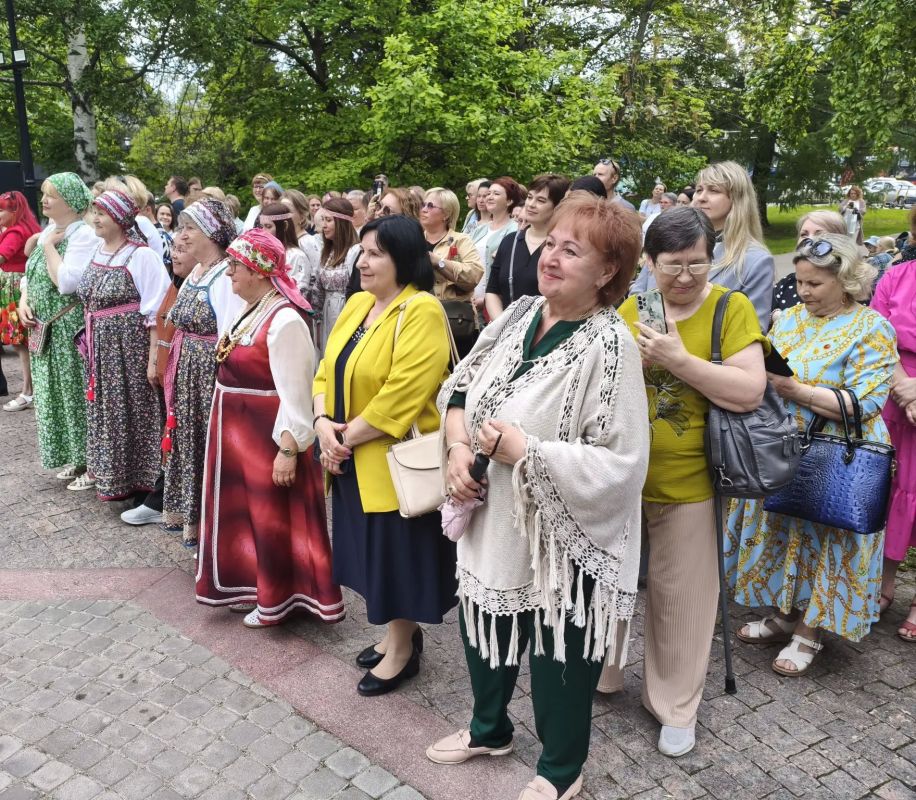 Колыхматова: Петрозаводск принимает Форум женщин - одно из главных событий этого года, объединяющее сотни участниц со всей Карелии! Колыхматова: Петрозаводск принимает Форум женщин - одно из главных событий этого года, объединяющее сотни участниц со всей Карелии!