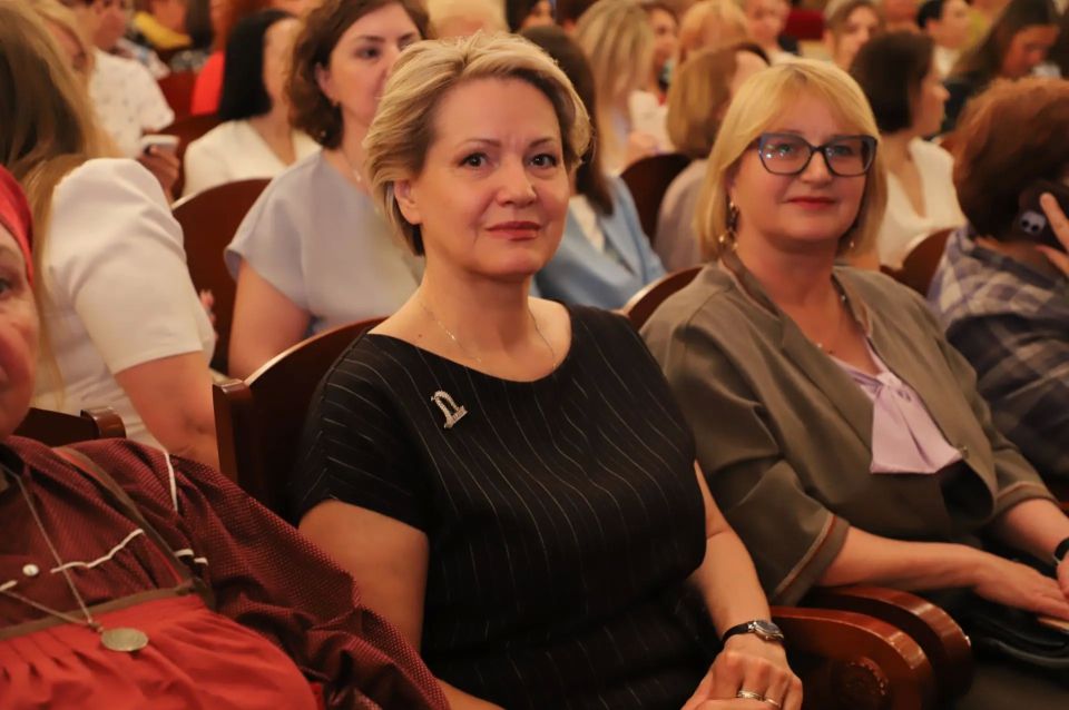Депутаты Законодательного Собрания приняли участие в Форуме женщин Карелии Депутаты Законодательного Собрания приняли участие в Форуме женщин Карелии