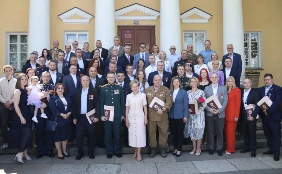 Колыхматова: Вручили дипломы выпускникам кадровой программы «Герои Карелии»!
