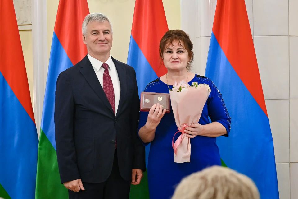 Артур Парфенчиков: Вручил государственные награды жителям Карелии Артур Парфенчиков: Вручил государственные награды жителям Карелии