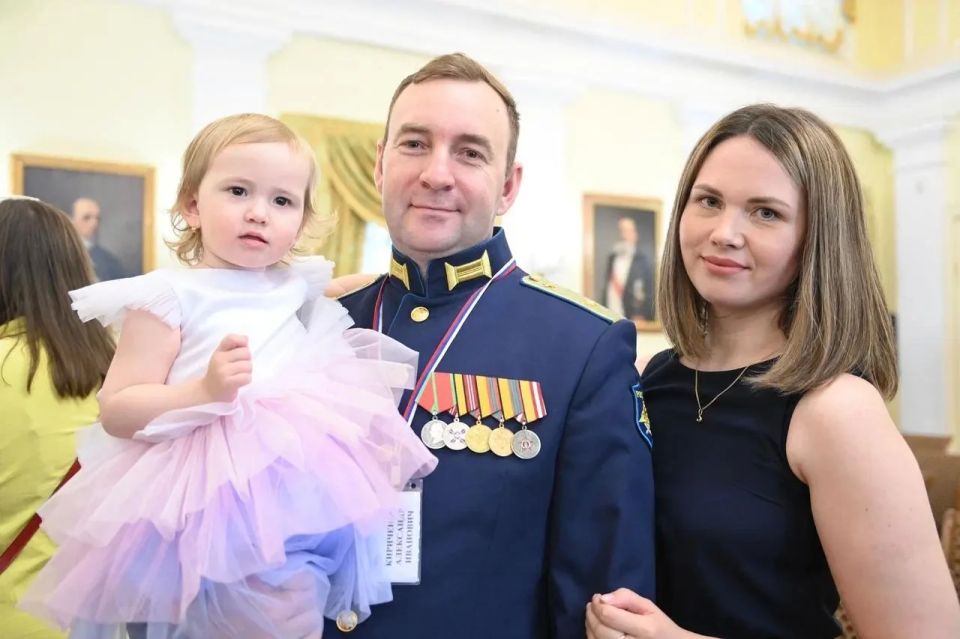 Артур Парфенчиков: В Национальном музее получили дипломы первые выпускники программы «Герои Карелии» Артур Парфенчиков: В Национальном музее получили дипломы первые выпускники программы «Герои Карелии»