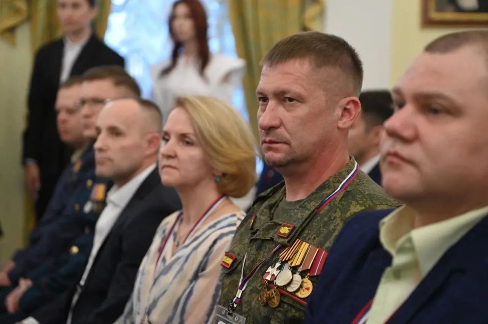 Артур Парфенчиков: В Национальном музее получили дипломы первые выпускники программы «Герои Карелии» Артур Парфенчиков: В Национальном музее получили дипломы первые выпускники программы «Герои Карелии»