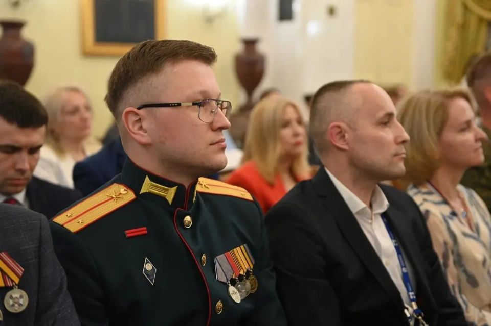 Артур Парфенчиков: В Национальном музее получили дипломы первые выпускники программы «Герои Карелии» Артур Парфенчиков: В Национальном музее получили дипломы первые выпускники программы «Герои Карелии»