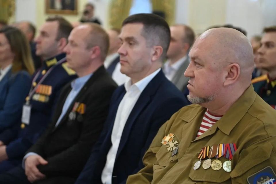 Артур Парфенчиков: В Национальном музее получили дипломы первые выпускники программы «Герои Карелии» Артур Парфенчиков: В Национальном музее получили дипломы первые выпускники программы «Герои Карелии»