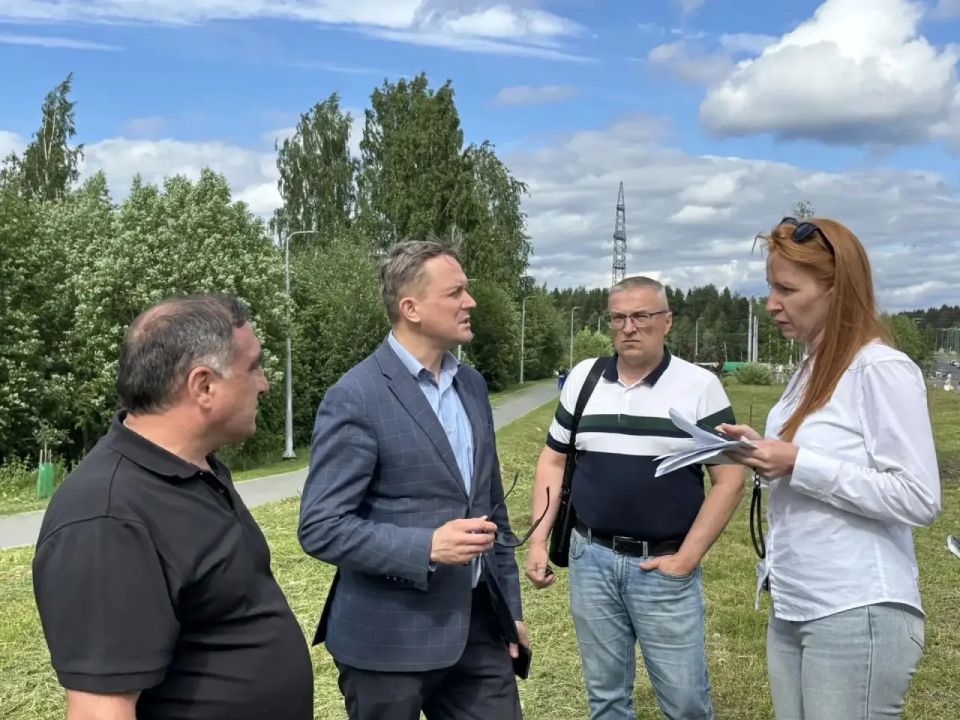 Колыхматова: В саду Памяти Героев обустраиваем новую пешеходную дорожку! Колыхматова: В саду Памяти Героев обустраиваем новую пешеходную дорожку!