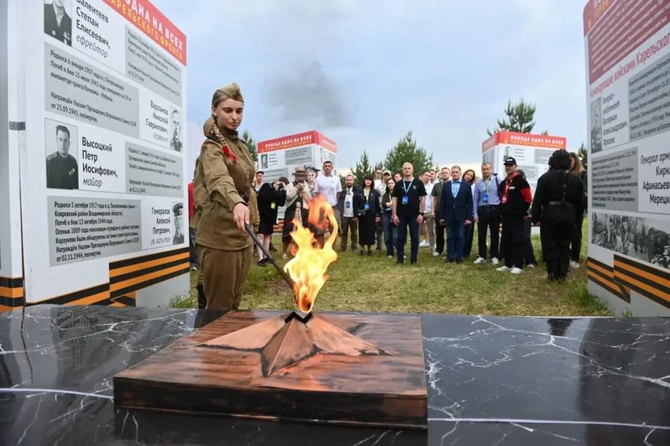 Артур Парфенчиков поздравил жителей и гостей республики с Днем России со сцены фестиваля «Воздух Карелии» Артур Парфенчиков поздравил жителей и гостей республики с Днем России со сцены фестиваля «Воздух Карелии»