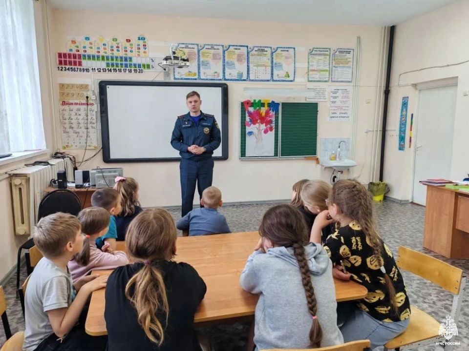 Каждый ребёнок должен знать правила безопасности Каждый ребёнок должен знать правила безопасности