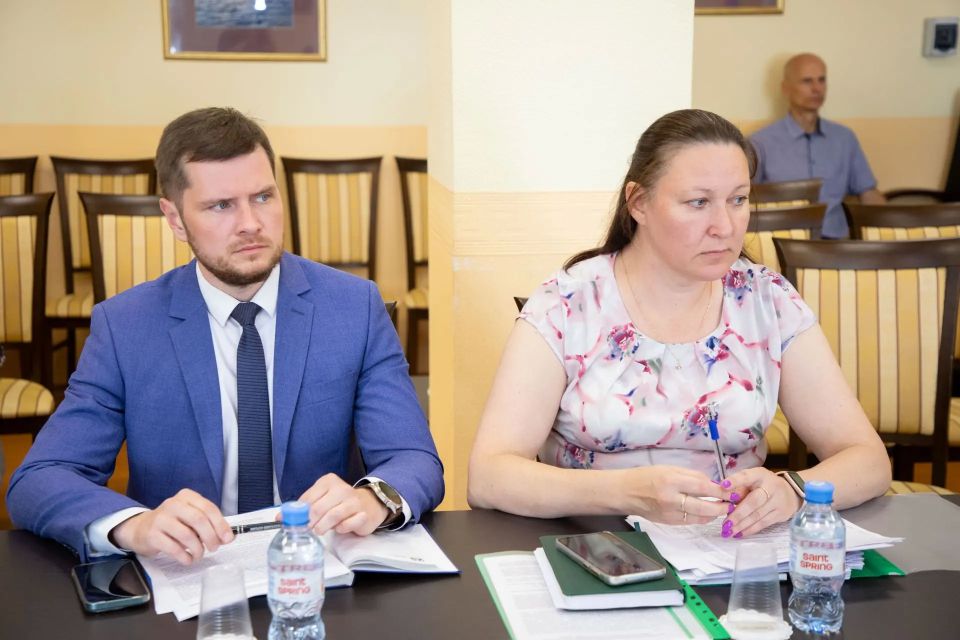 Снижение налоговой нагрузки на бизнес обсудили в парламенте Карелии Снижение налоговой нагрузки на бизнес обсудили в парламенте Карелии