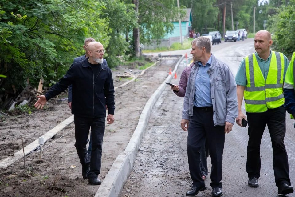 Элиссан Шандалович проверил ход ремонта улицы Северной в Медвежьегорске Элиссан Шандалович проверил ход ремонта улицы Северной в Медвежьегорске