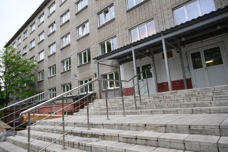 Глава Карелии проверил ход капитального ремонта в Петрозаводском автотранспортном техникуме Глава Карелии проверил ход капитального ремонта в Петрозаводском автотранспортном техникуме