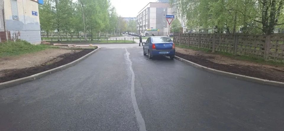 Колыхматова: С утра объехала дворовые территории, которые благоустраиваем этим летом Колыхматова: С утра объехала дворовые территории, которые благоустраиваем этим летом