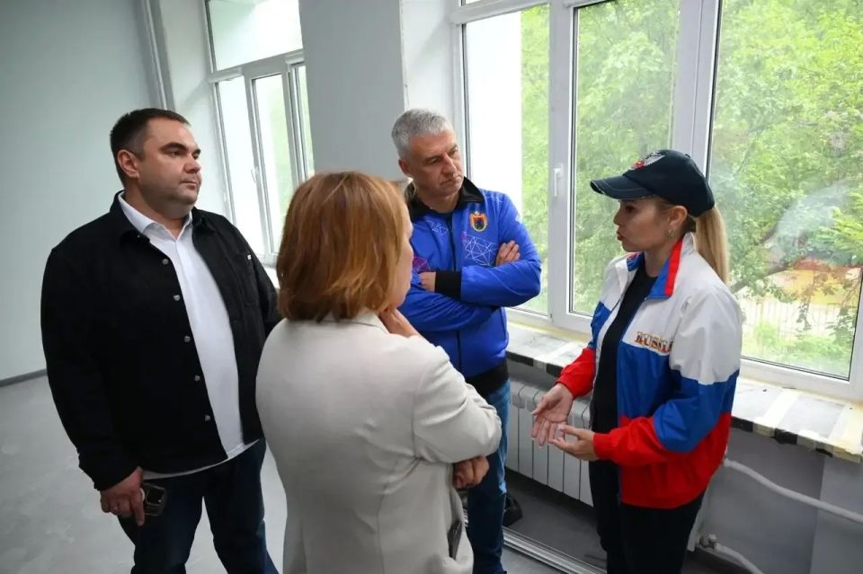 Артур Парфенчиков: Вместе с главой Петрозаводска Инной Колыхматовой и депутатом Петросовета Павлом Петровым проверил ход капремонта школы № 12 Артур Парфенчиков: Вместе с главой Петрозаводска Инной Колыхматовой и депутатом Петросовета Павлом Петровым проверил ход капремонта школы № 12