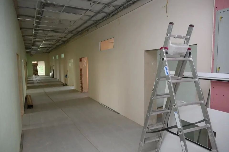 Артур Парфенчиков: Вместе с главой Петрозаводска Инной Колыхматовой и депутатом Петросовета Павлом Петровым проверил ход капремонта школы № 12 Артур Парфенчиков: Вместе с главой Петрозаводска Инной Колыхматовой и депутатом Петросовета Павлом Петровым проверил ход капремонта школы № 12