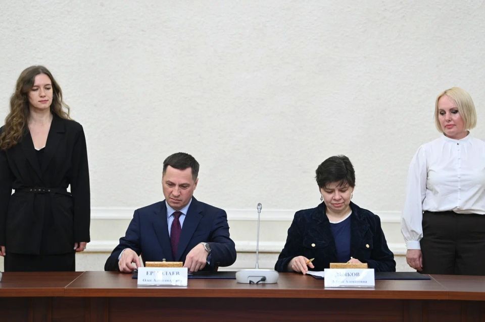 Артур Парфенчиков: Планомерно развиваем сотрудничество Карелии с одним из ведущих научных центров страны — Курчатовским институтом Артур Парфенчиков: Планомерно развиваем сотрудничество Карелии с одним из ведущих научных центров страны — Курчатовским институтом