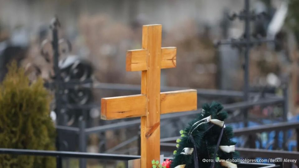 Ритуальный агент зарезал своего коллегу на кладбище в Карелии, сообщили в СК по республике