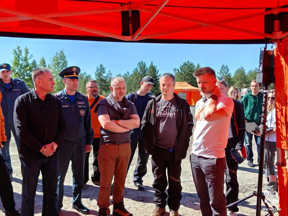 Получили новый опыт. Сотрудники МЧС Карелии приняли участие в учениях, организованных добровольческим поисково-спасательным отрядом «ЛизаАлерт» Получили новый опыт. Сотрудники МЧС Карелии приняли участие в учениях, организованных добровольческим поисково-спасательным отрядом «ЛизаАлерт»