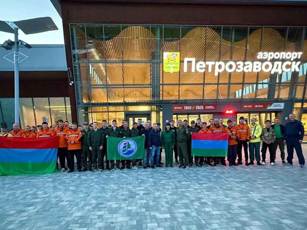 Артур Парфенчиков: Сегодня рано утром 50 десантников-пожарных Карельского центра авиалесоохраны вылетели спецбортом на помощь своим коллегам в Красноярский край, где введён режим ЧС Артур Парфенчиков: Сегодня рано утром 50 десантников-пожарных Карельского центра авиалесоохраны вылетели спецбортом на помощь своим коллегам в Красноярский край, где введён режим ЧС