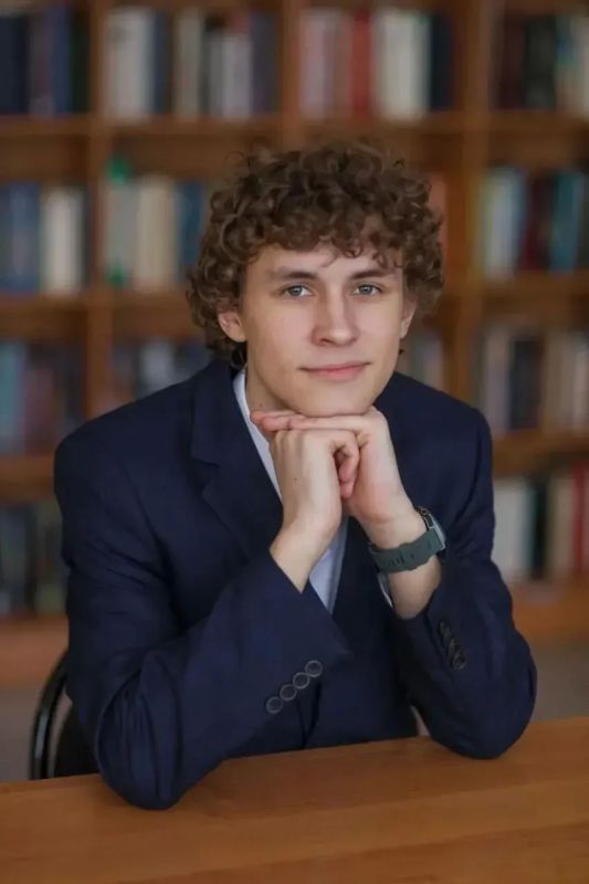 Артур Парфенчиков: Друзья, пришли итоги ЕГЭ по физике, и это сенсация — в Карелии сразу 12 стобалльников! Это лучший показатель за последние 10 лет Артур Парфенчиков: Друзья, пришли итоги ЕГЭ по физике, и это сенсация — в Карелии сразу 12 стобалльников! Это лучший показатель за последние 10 лет