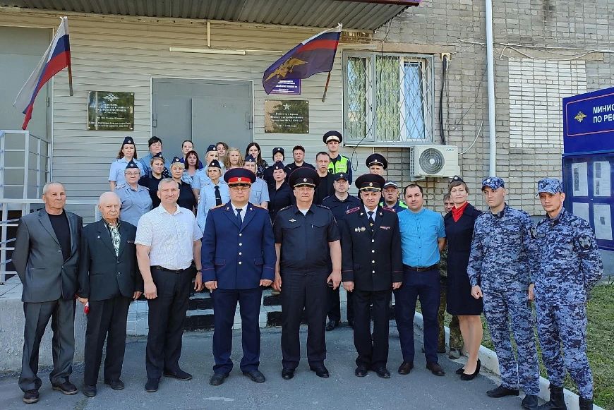 Полицейские Карелии приняли участие в открытии 17 досок памяти в честь бойцов НКВД Карело-Финской ССР Полицейские Карелии приняли участие в открытии 17 досок памяти в честь бойцов НКВД Карело-Финской ССР