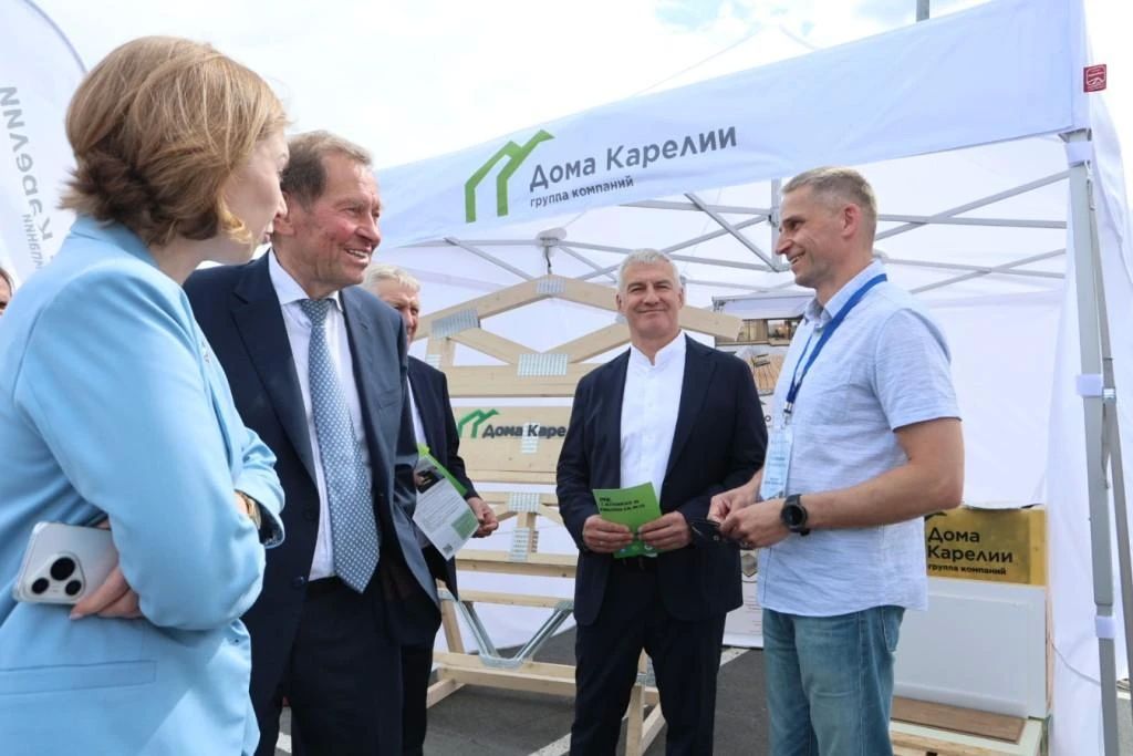 Артур Парфенчиков: Карелия обладает уникальным потенциалом для развития индустриального и деревянного домостроения Артур Парфенчиков: Карелия обладает уникальным потенциалом для развития индустриального и деревянного домостроения